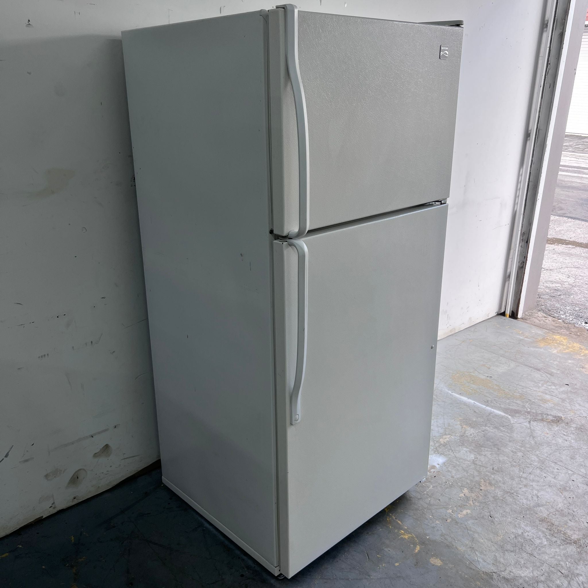 Kenmore Top and Bottom Refrigerator Kenmore Top and Bottom Refrigerator